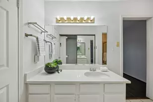 9600 Royal Ln, Dallas, TX 75243 - Photo 12
