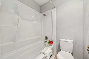 9600 Royal Ln, Dallas, TX 75243 - Photo 10