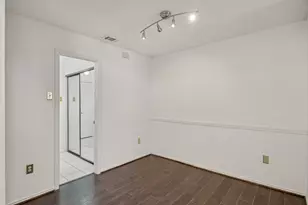 9600 Royal Ln, Dallas, TX 75243 - Photo 20