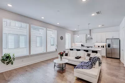 114 E Chester Court, Dallas, TX 75203 - Photo 1