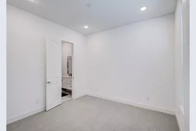 114 E Chester Court, Dallas, TX 75203 - Photo 6