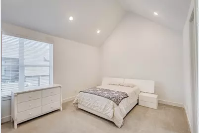 114 E Chester Court, Dallas, TX 75203 - Photo 20