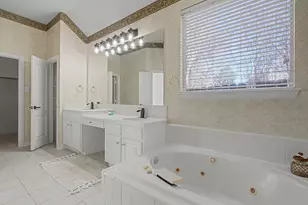 4706 Coventry Ln, Arlington, TX 76017 - Photo 20