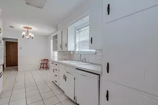 4053 Glenbrook Dr, Arlington, TX 76015 - Photo 10