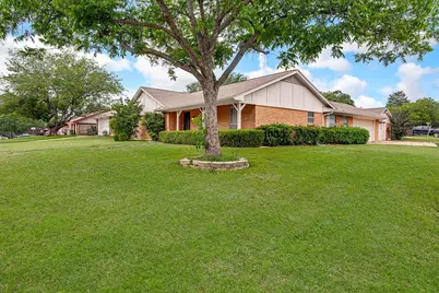 4053 Glenbrook Drive, Arlington, TX 76015 - Photo 2