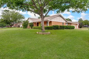4053 Glenbrook Dr, Arlington, TX 76015 - Photo 2