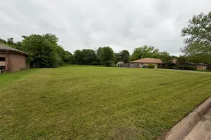 712 E Olive St, Sherman, TX 75090 - Photo 1