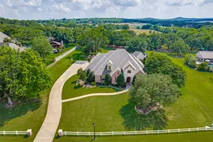 145 Country Vista Cir, Burleson, TX 76028 - Photo 4