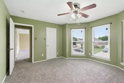 829 Elbe Drive, Arlington, TX 76001 - Photo 32
