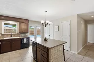 5527 Meadow Oak St, North Richland Hills, TX 76180 - Photo 12