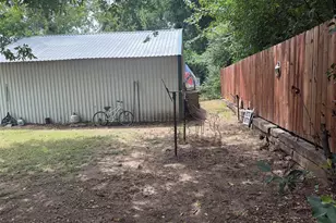 643 E South St, Whitesboro, TX 76273 - Photo 32
