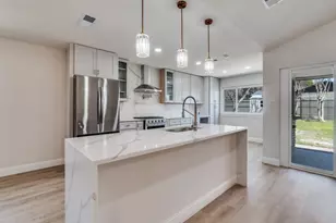 9008 Flicker Ln, Dallas, TX 75238 - Photo 10