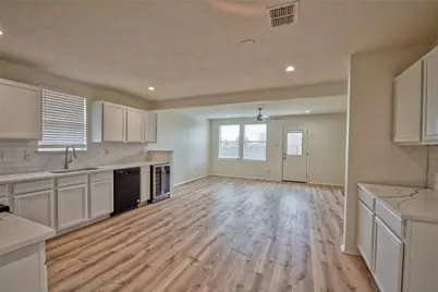 1501 Fieldstone Drive, Little Elm, TX 75068 - Photo 8