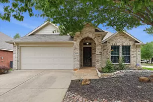 3909 Cliffside Dr, Denton, TX 76208 - Photo 2