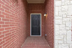 904 Grant St, Burleson, TX 76028 - Photo 4
