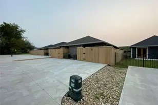 804 N Broughton St, Sherman, TX 75090 - Photo 20