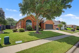 1020 Wagon Trail Dr, Little Elm, TX 75068 - Photo 2