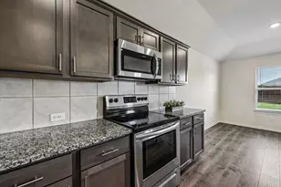 904 Alton Dr, Aubrey, TX 76227 - Photo 18