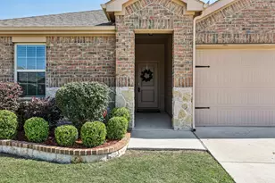 904 Alton Dr, Aubrey, TX 76227 - Photo 4