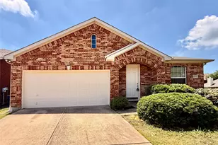 14537 Crystal Lk Dr, Little Elm, TX 75068 - Photo 2