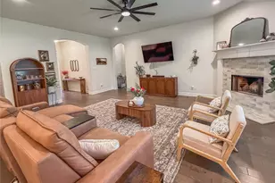 343 Abbott Ln, Waxahachie, TX 75165 - Photo 4
