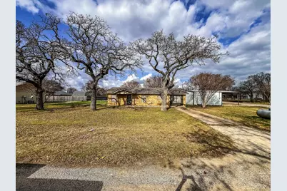 206 E 3rd Street, Tolar, TX 76476 - Photo 2