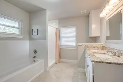 2912 S Jennings Avenue S, Fort Worth, TX 76110 - Photo 32