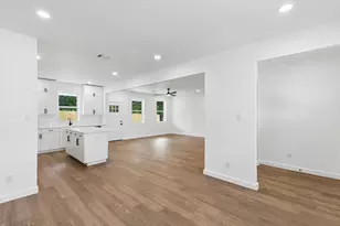 171 Tryall Ct, Runaway Bay, TX 76426 - Photo 12