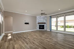 8105 Thornwood Dr, North Richland Hills, TX 76182 - Photo 10