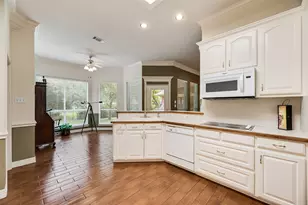 8911 Hickory Hill Dr, Granbury, TX 76049 - Photo 10