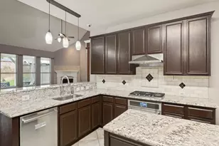 2216 Forest Creek Dr, Mansfield, TX 76063 - Photo 6