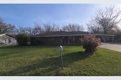 709 Lee Street, Bowie, TX 76230 - Photo 34
