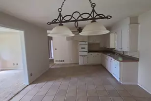 709 Lee St, Bowie, TX 76230 - Photo 14
