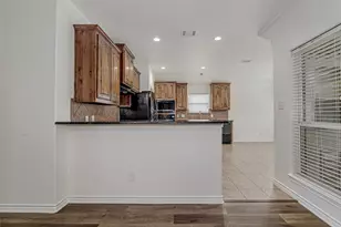 1140 Hidden Meadow Dr, Burleson, TX 76028 - Photo 8