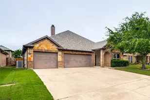 308 Pecos Dr, Burleson, TX 76028 - Photo 2