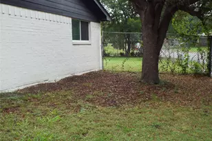 8949 Shorelark Dr, Dallas, TX 75217 - Photo 26