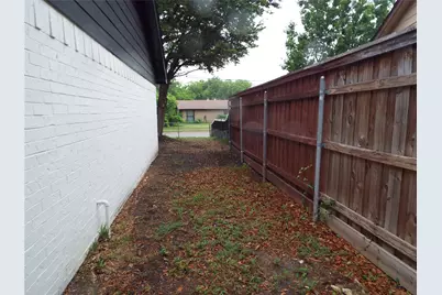 8949 Shorelark Drive, Dallas, TX 75217 - Photo 24