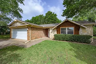 1028 S Idlewild Dr, Sherman, TX 75090 - Photo 1