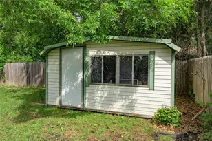 1028 S Idlewild Dr, Sherman, TX 75090 - Photo 24