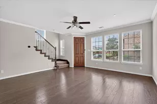 897 Shelby Ln, Lewisville, TX 75056 - Photo 2