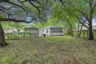 1032 N Lockhart St, Sherman, TX 75092 - Photo 34