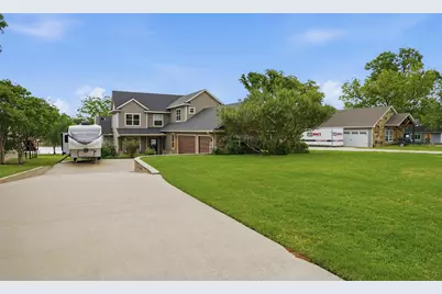 114 Blackfoot Trail, Lake Kiowa, TX 76240 - Photo 2