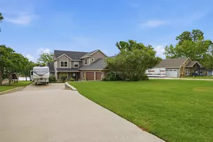 114 Blackfoot Trail, Lake Kiowa, TX 76240 - Photo 2
