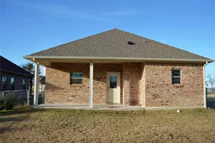 221 E Paris St, Palmer, TX 75152 - Photo 1