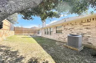 8441 Little Fawn Ln, Dallas, TX 75249 - Photo 24