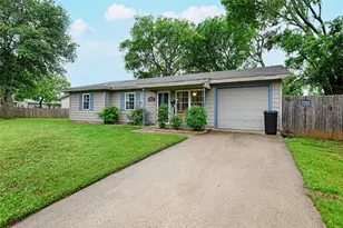 531 Himes Dr, Euless, TX 76039 - Photo 2
