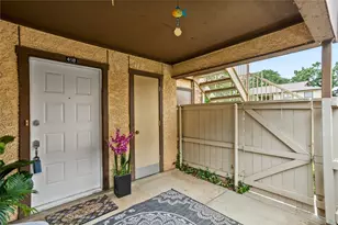 418 Matthews Dr, Arlington, TX 76012 - Photo 2