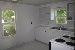 908 Franklin St, Weatherford, TX 76086 - Photo 8