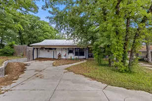 316 Hickorywood St, Azle, TX 76020 - Photo 2