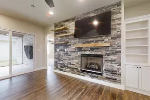 2405 Vineyard Dr, Granbury, TX 76048 - Photo 8